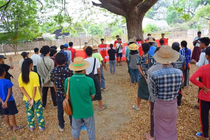 thandarsoesan's tweet photo. Locals of Yinmarpin &amp; Salingyi Tsp staged a protest against Genocidal Dictatorship as 386th day of protest. #US_SanctionMOGE  #2022Mar31Coup #WhatsHappeningInMyanmar https://t.co/wwtsry5ZFz