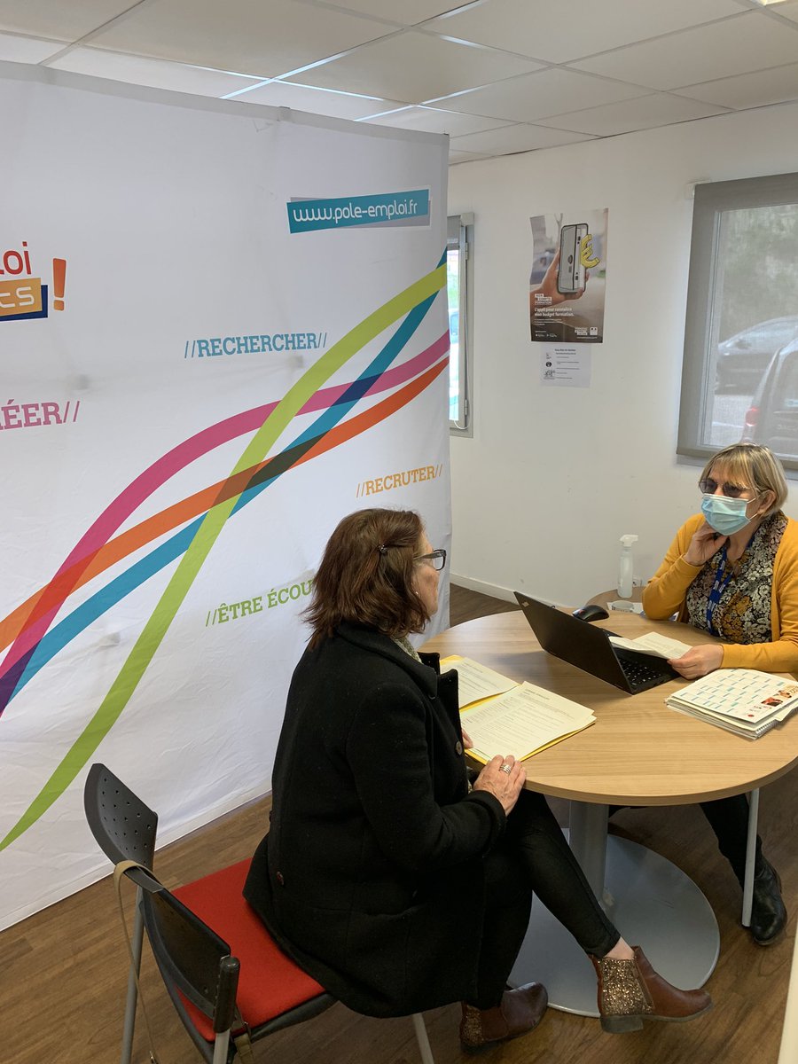 christophe_pe's tweet photo. Les jeudis de l’emploi #argeles                   Tous les jeudis matin nos demandeurs sont accueillis pour un moment d’échange sur les offres et leur profil de compétences. #onestlapourvous https://t.co/sbc0czTRAU