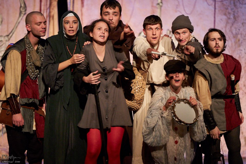 Krajem travnja kreće naš intenzivni #program cjeloživotnog učenja Osnove glume i lutkarstva. Više informacija je na poveznici>>>
bit.ly/glumailutkarst… #acting #puppetry #theatreart #auk #osijek