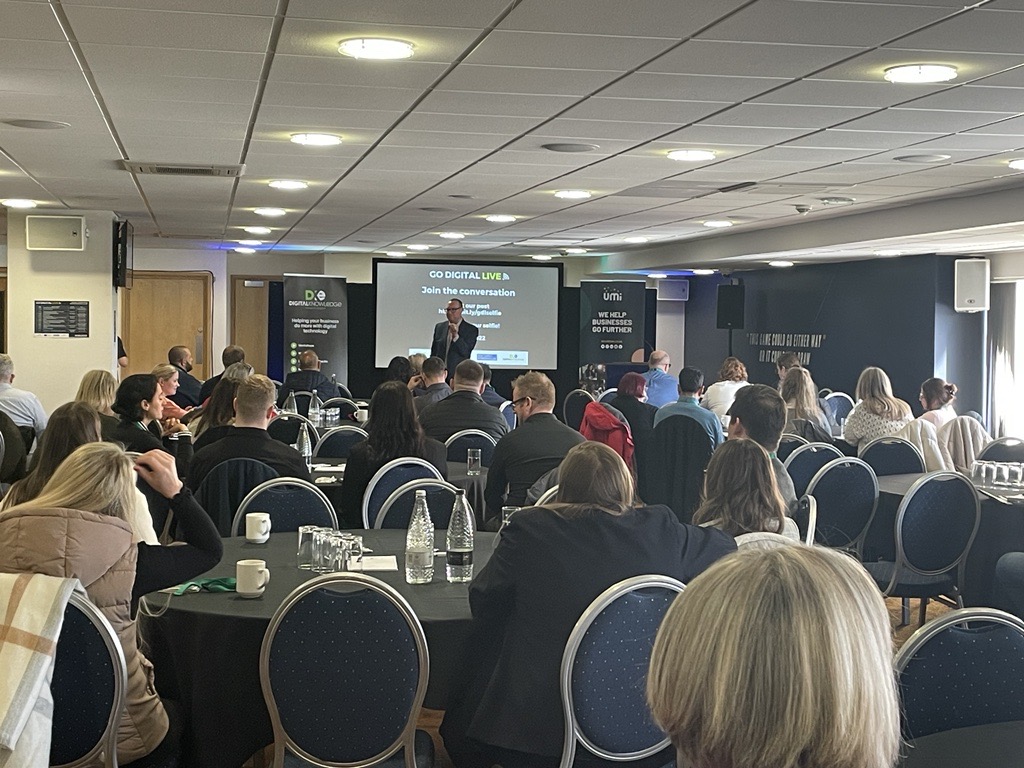WeAreUMiNetwork's tweet photo. Go Digital Live is now underway with amazing host @jonnyross of @Fleek_Marketing!
Pop down to Elland Road Stadium if you get the chance -
https://t.co/MM90OXg8hP
#WEAREUMi #GoDigitalLive https://t.co/VVJVgGv3WY