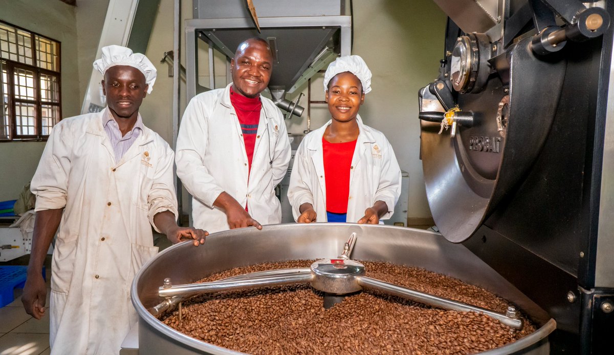 Ugandan exporters should research potential
buyers before entering into any kind of contract
or agreement with them. <a href="/AfCFTAUganda/">#AfCFTA Uganda</a> <a href="/UNDPUganda/">UNDP Uganda</a> <a href="/mtic_uganda/">Ministry of Trade Ug</a>  <a href="/TradeMarkEastA/">TradeMarkEastA</a>  <a href="/MeneWamkele/">Wamkele Mene</a>  <a href="/giz_uganda/">GIZ Uganda</a>  <a href="/jumuiya/">East African Community</a>