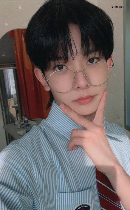 krzhll_'s tweet photo. wtb lfs ph  ( helping a friend )

𓏳 heeseung hakanai blue ( hee specs )
   ╰ pref. onhand, stbo
𓏳 small set ( ok ! )
   ╰ flexi budget ( can payo )
𓏳 must be mint condi
   ╰ dm @bestie_hee 

t. wtb lfs ph heeseung hee specs soljack https://t.co/Gioo3DZAh4