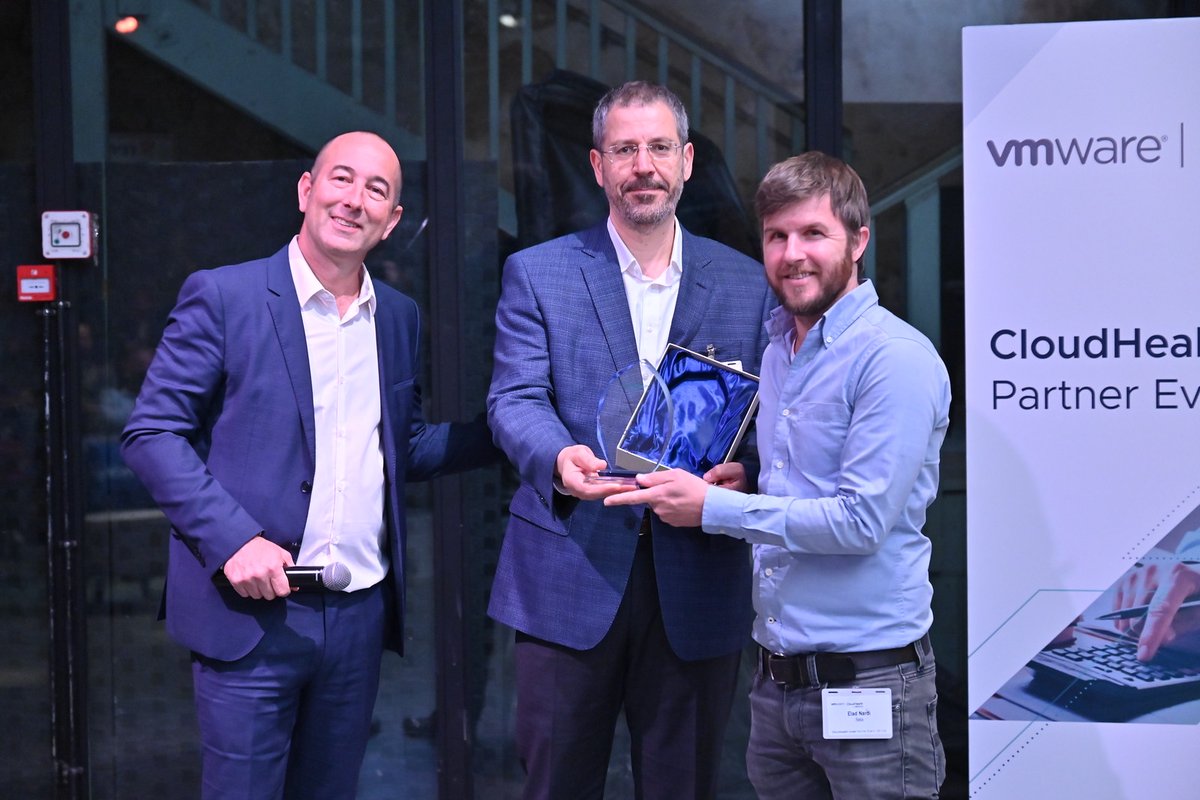 SelaCloud's tweet photo. We`re so proud to share that we have received CloudHealth Israel's Azure Partner of the Year on CloudHealth by VMware! ✨ Thank you for the award and the great event ✨
https://t.co/q0ucqtOJUt
#vmware #azure #selacloud #sela #azurepartner https://t.co/eNZfMGC0wR