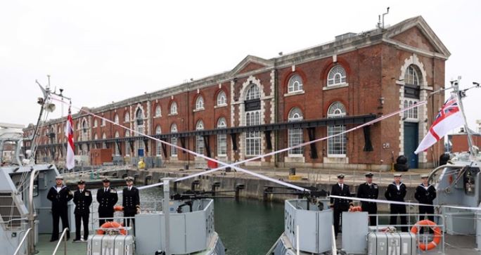 NavyClippings's tweet photo. The Royal Navy has decommissioned patrol boats HMS Sabre and HMS Scimitar in a ceremony at Portsmouth Naval Base today.

The pair have spent nearly 30 years in service, serving in Northern Ireland in their early career and as guard ships with the  #nav

https://t.co/9udugaxFxi https://t.co/J1WFSbMXlD