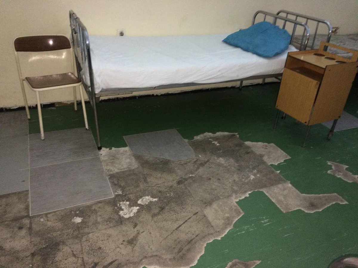 johnkrokodil's tweet image. Болницата во Гостивар