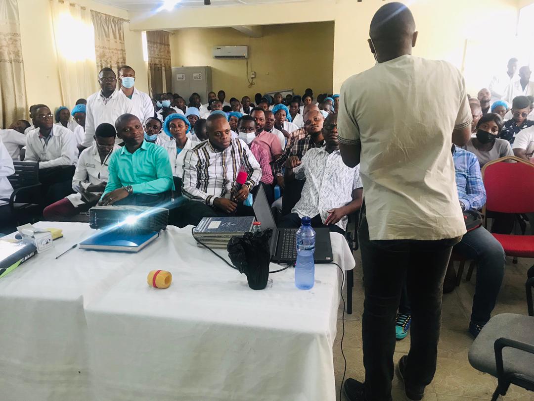 AuroreFondation's tweet photo. Dans le cadre de nos activités pour #Marsbleu, nous avons animé une conférence sur le dépistage du #cancer colorectal à l'intention des médecins et médecins stagiaires de l' HGR Ndjili ce 30 mars. @NgomaPatrick10 @MondeSansCancer https://t.co/MtzzRAD1uM