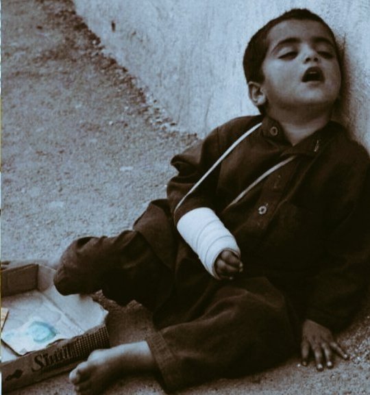 Lalin_baloch923's tweet photo. ▪️این درد مشترک نیست!؟ 

🔅 آنگاه که شما بدنبال مجوز ورود به ورزشگاه، نواختن، خواندن خانم ها،دوچرخه سواری خانم ها درد، دغدغه تان که حق مسلم تان هم  است بودید. 
درست همان زمان ما در بلوچستان در تقلا برای زنده ماندن مان بوده ایم

@NoToExecution_
@kambarbaloch13

#ريتوييت
#بلوچستان https://t.co/IVfzUOuj5A