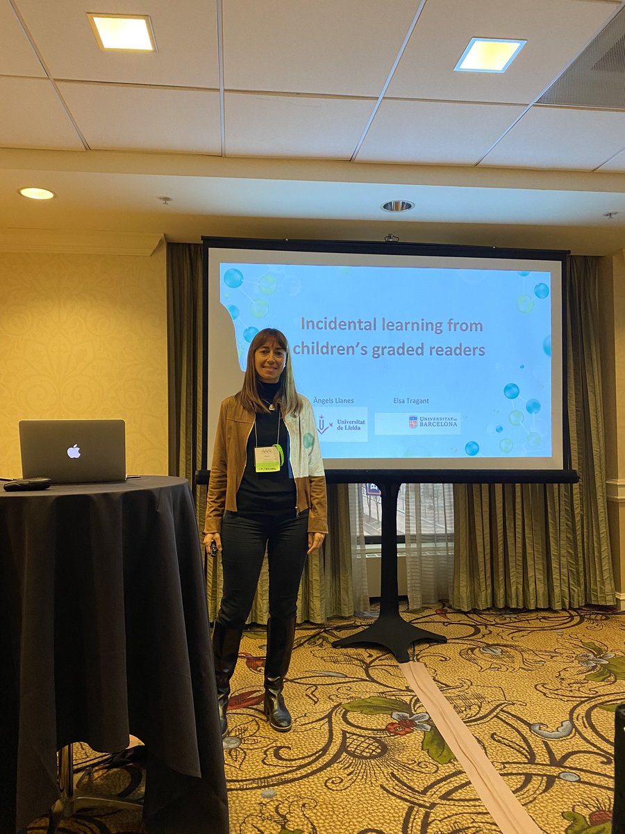 UdLCLA's tweet photo. We’re back with exciting memories! Our CLA members Àngels Llanes and @ThaisNeor presented in #AAAL2022. Their study aimed at exploring the use of #monolingual and #plurilingualassessment approaches in #productivetasks in English. Thanks for your insightful contributions🤩 https://t.co/1A6fu30aBj