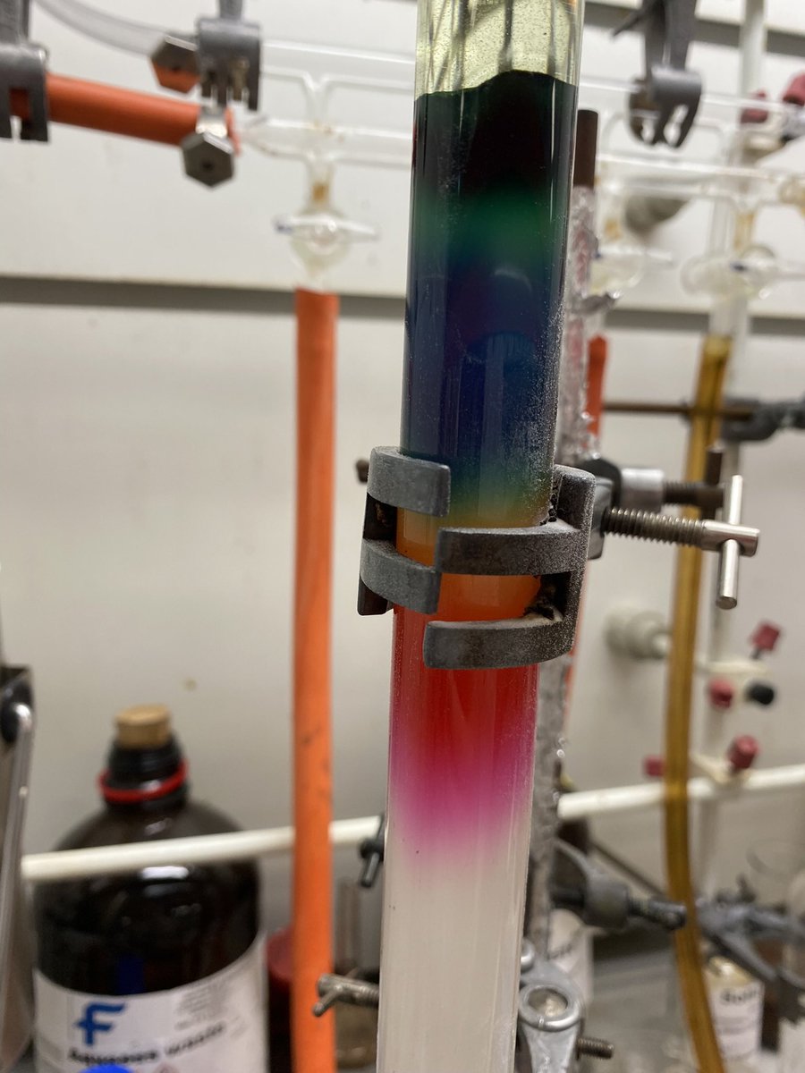 Caitlin_KFulton's tweet photo. Porphyrins do produce some very pretty colours! ๐ #Chemistry #porphyrin #research #UniofYork #STEM #column #colourfulscience #WomenInSTEM @lukeawilkinson https://t.co/4IrYtWC0ND