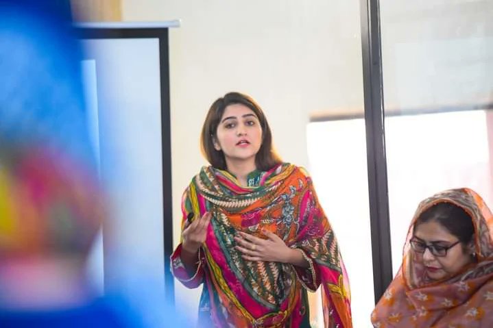 CodeforPakistan's tweet photo. We held the Demo Day for the 7th cycle KP Fellowship Program at Durshal, Peshawar, 

The fellows gave demos of the online solutions developed for our government partners. 

#kp #fellowship #7thCycle #Batch7  #informationtechnology #pakistan #innovation #civictech https://t.co/ENRlV7kfDI