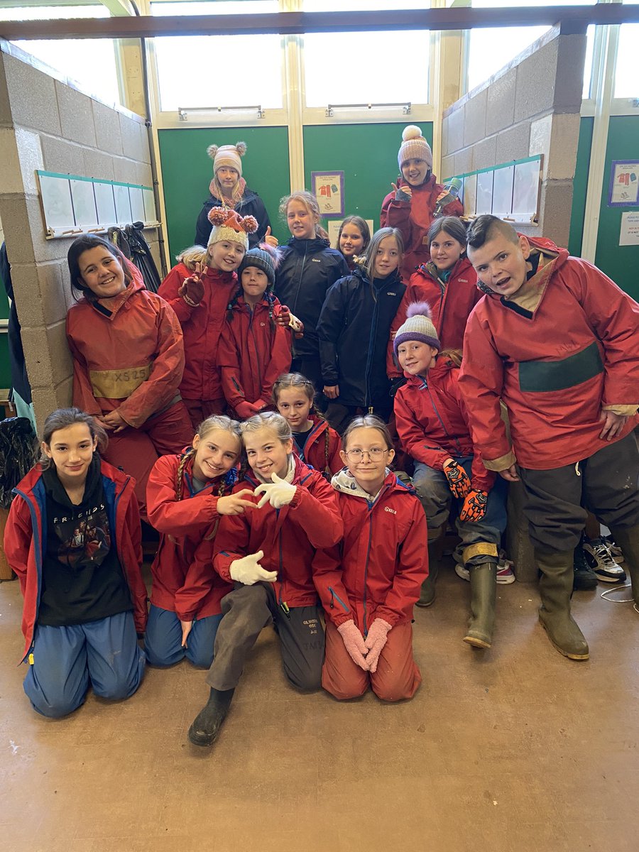 UndySchool's tweet photo. Group A and C ready for Gorge Walking!! 💦 💧 https://t.co/CiS6hekPTf