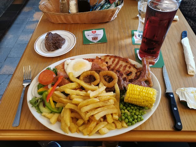 randompubbot's tweet image. Penrhiwllan Inn; Llandysul Road, New Quay SA45 9RF, UK google.com/maps/place/?q=…