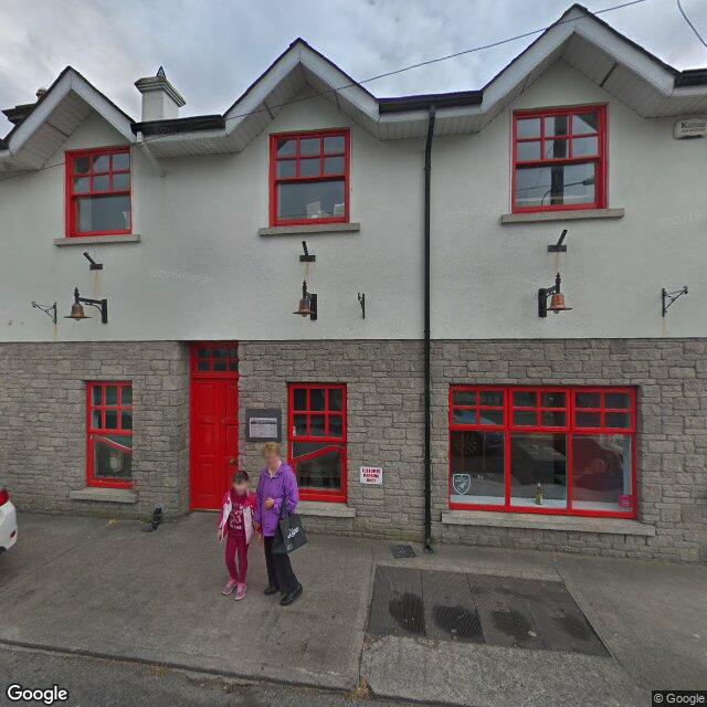 randompubbot's tweet image. The Station House; Colonel Perry St, Edenderry, Co. Offaly, R45 NW10, Ireland google.com/maps/place/?q=…