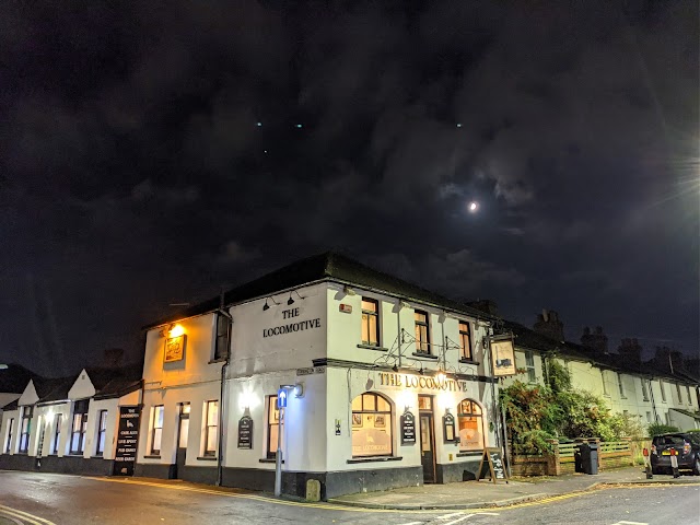 randompubbot's tweet image. The Locomotive; 65-67 Beaver Rd, Ashford TN23 7SF, UK google.com/maps/place/?q=…