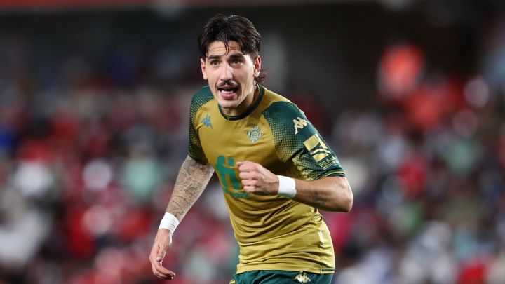 Eres Antonio Cordón y solo te puedes gastar el dinero en uno: ¿A quién eliges?

🔄RT Emerson
❤ MG Bellerín

#RealBetis