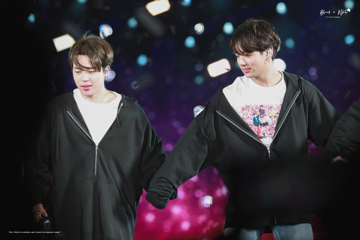 Petyap_'s tweet photo. 🥺

#jimin #jungkook #jikook #btsconcert https://t.co/2f0bvHnzJs