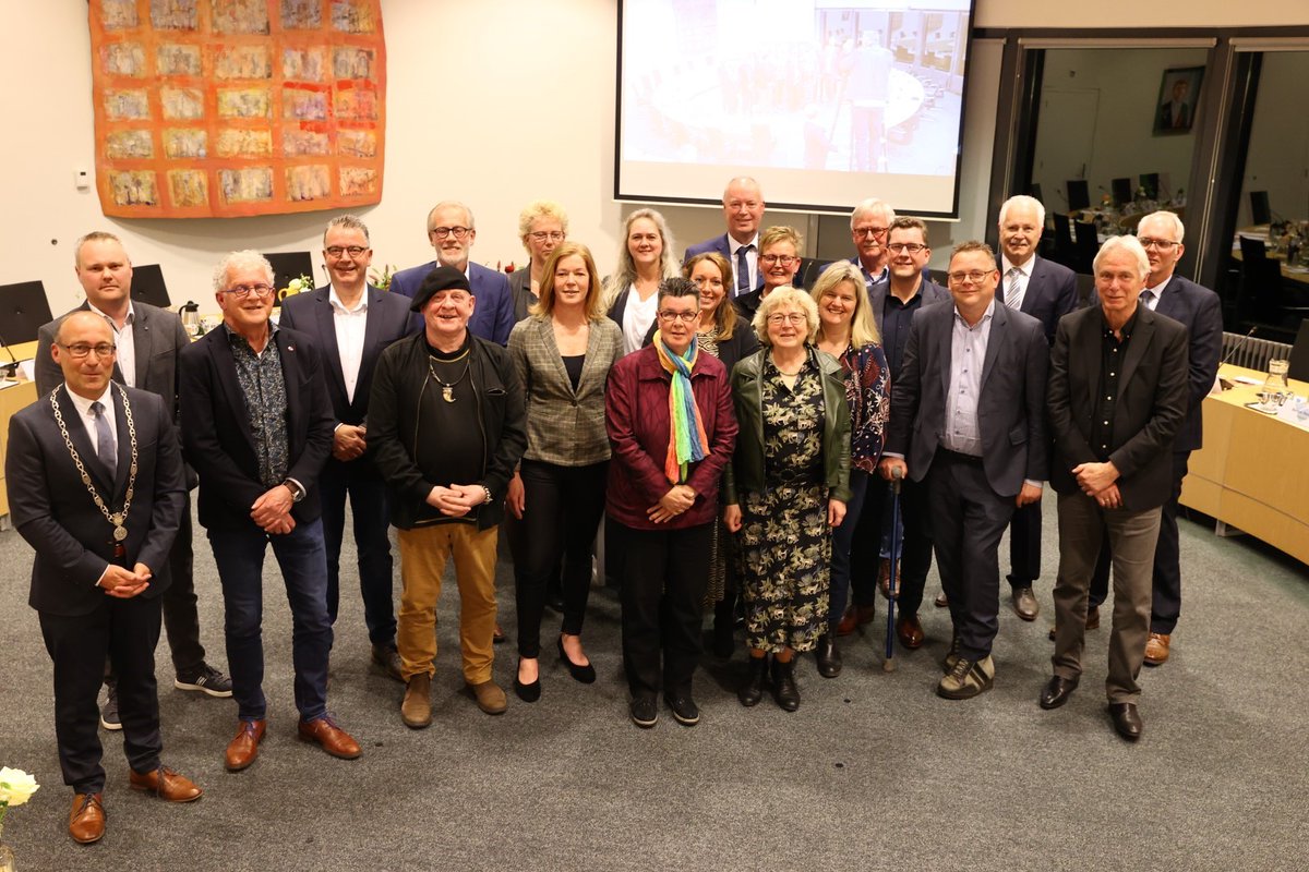 aaenhunze's tweet image. Gisteravond is de nieuwe gemeenteraad van Aa en Hunze geïnstalleerd! Gefeliciteerd en veel plezier én succes de komende vier jaren!