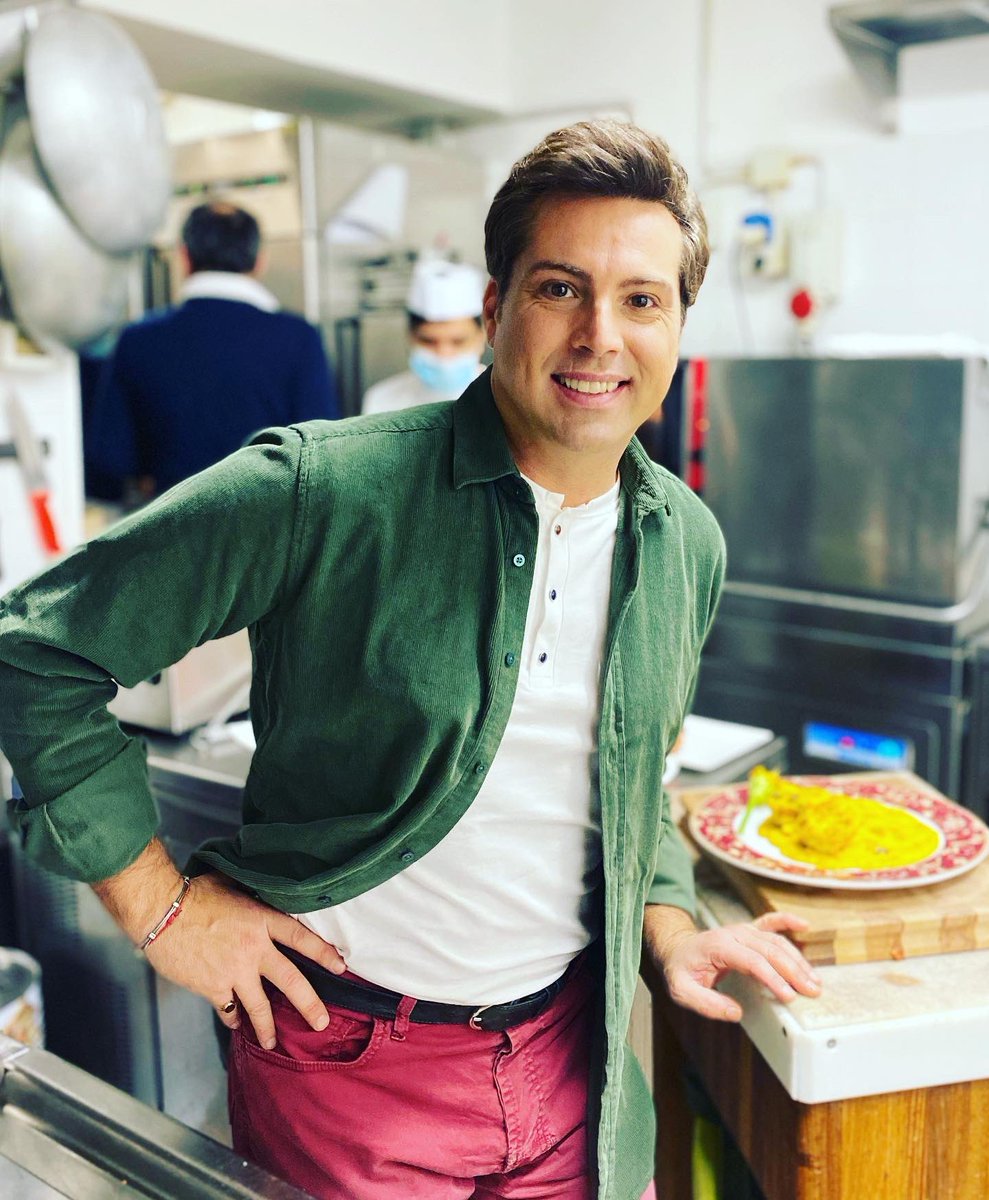 Vinbocciarelli's tweet photo. Buongiorno Amici! Allora vi è piaciuto il mio risotto gamberi e fiori di zucca?
Che ne pensate?
E Il vostro piatto preferito… mmm qual è? #dipiutv #dipiutvcucina
@GianfrancoChiri https://t.co/50I5Y35ir2