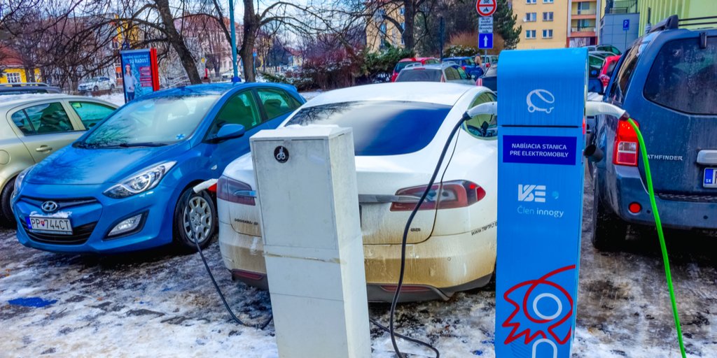 CambridgeEcon's tweet image. New analysis of electromobility in #Slovakia reveals that policy and industry action must be taken now to increase #EVproduction and ensure a smooth transition away from ICE production by 2035.

Read more here➡️bit.ly/3NDWCrx