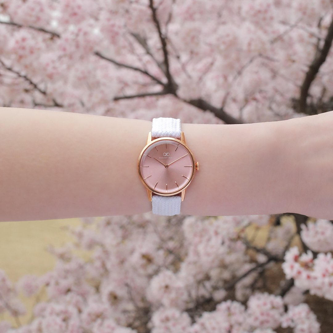 AugustBergJapan's tweet photo. 新たなチャプターを開く春、自分へのご褒美に時計を贈りませんか？

#AugustBerg #AugustBergJP #timefulness  #Timeisagift #オーガストバーグ #オーガストバーグジャパン #タイムフルネス #時間の贈り物 #新宿御苑 https://t.co/WfxzgyNc4X