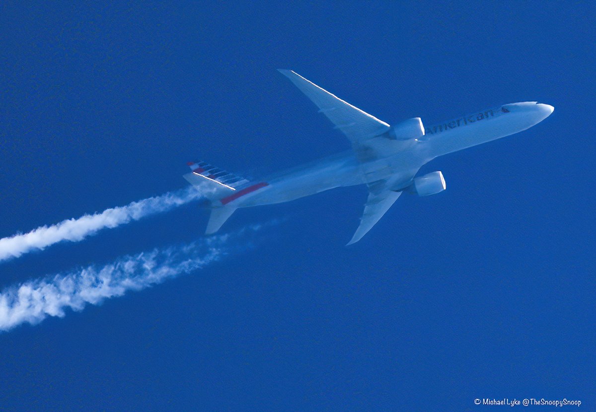 TheSnoopySnoop's tweet photo. Pair of American Airlines passing overhead Belfast this morning
#AA51 B777 N720AN westbound London to Dallas
#AA136 B777 N730AN eastbound Los Angeles to London
#avgeek #planespotting #Nikon #P1000 https://t.co/mYrJr9uddY