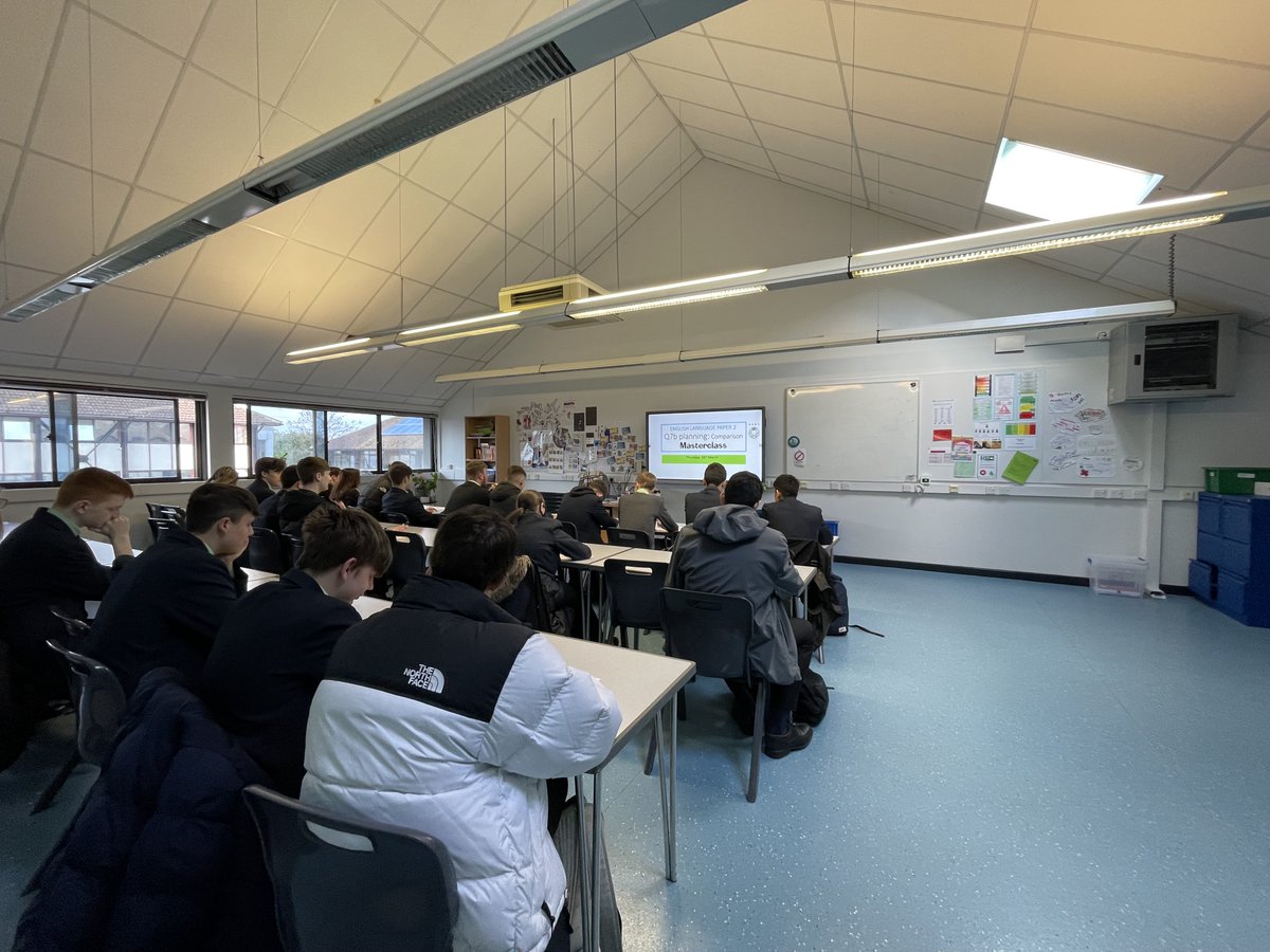 RegentsParkCC's tweet photo. Mrs Cosford delivered her English Masterclass to some of our Year 11 students today - lots of revision tips and tricks! #english #englishmasterclass #revision #GCSE https://t.co/rMi2tD2gNW