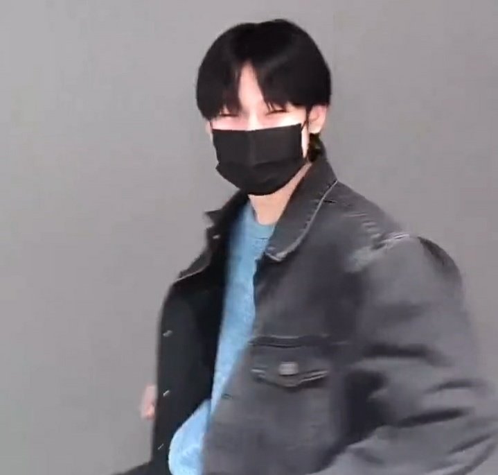 "jungwon?!"          "no, i'm sunoo🤭"