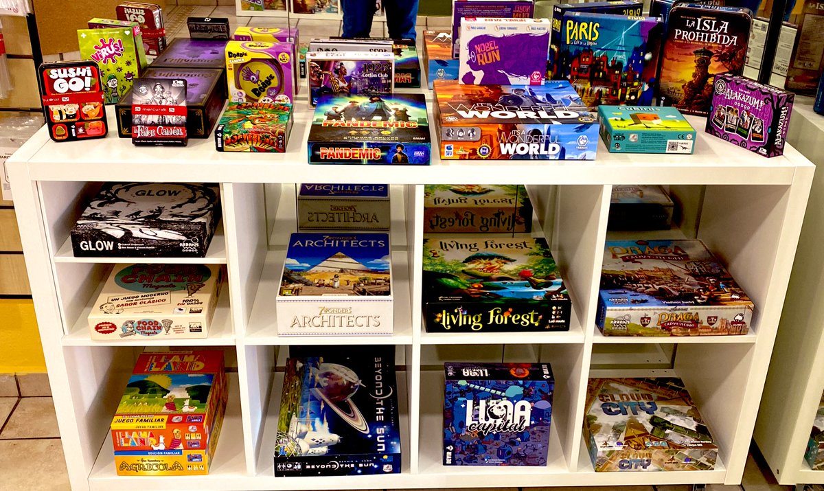 ludosaurus_vlc's tweet photo. ¿Sabéis que los antiguos egipcios aprovechaban los jueves para alquilar #juegosdemesa con los que divertirse durante el fin de semana? Esto es 100% verídico, que nos lo dijeron a nosotros 🤪
Hay para todos los gustos 😊
¿Os animáis? #alquilerdejuegos #valencia #ludosaurus https://t.co/J9mVanCYRI