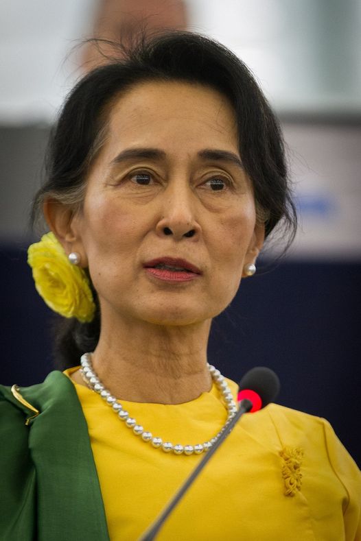 MizzimaNews's tweet photo. နိုင်ငံ​တော်အတိုင်ပင်ခံပုဂ္ဂိုလ် ​ဒေါ်​အောင်ဆန်းစုကြည် ရုံးချိန်းပြန်လည်တက်​ရောက်
===============

Read More |   https://t.co/AqbH8gFe1k

#mizzimanews
#mizzimatv
#mizzima https://t.co/VK3FFJSNmi