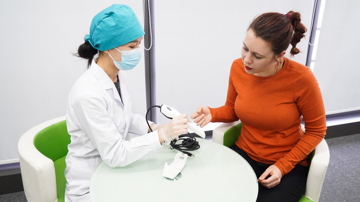 PandaScanner's tweet image. Last week, we invited a customer from South Africa to experience the PANDA P2 intraoral scanner.

PANDA P2 is well received by customer for its compact appearance and powerful functions.

#pandascanner #intraoralscanner #digitalimpression #digitaldentistry #dentalscanner