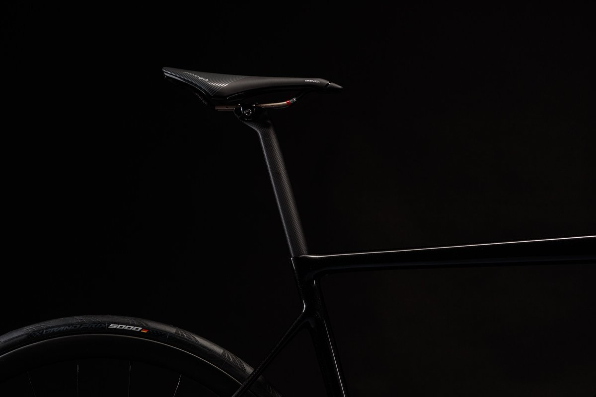 WyndyMilla's tweet photo. Martin’s bike left the workshop last month and the whole project sums up much of what we believe is awesome about building a bike from scratch. If you want a performance bike like Martin’s designed just for you, built to your exact specification, get in touch to book a fitting. https://t.co/kbPd6fLJHW