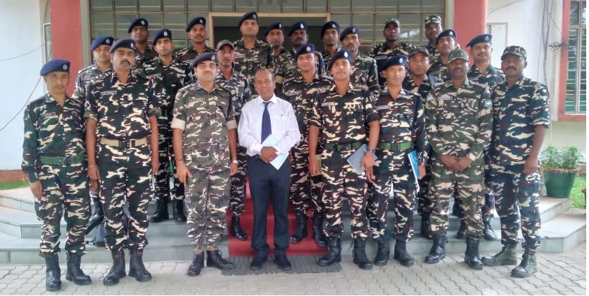 IIBMGuwahati's tweet photo. Thanks to @SSBFTRGUWAHATI  for giving us the opportunity for successfully conducting programmes in Frontier HQ SSB Guwahati, Sector HQ Rangia and Sector HQ Bongaigaon.
Workshop on Detection &amp; Impounding of #FakeIndianCurrencyNotes https://t.co/rAZymVJFNM