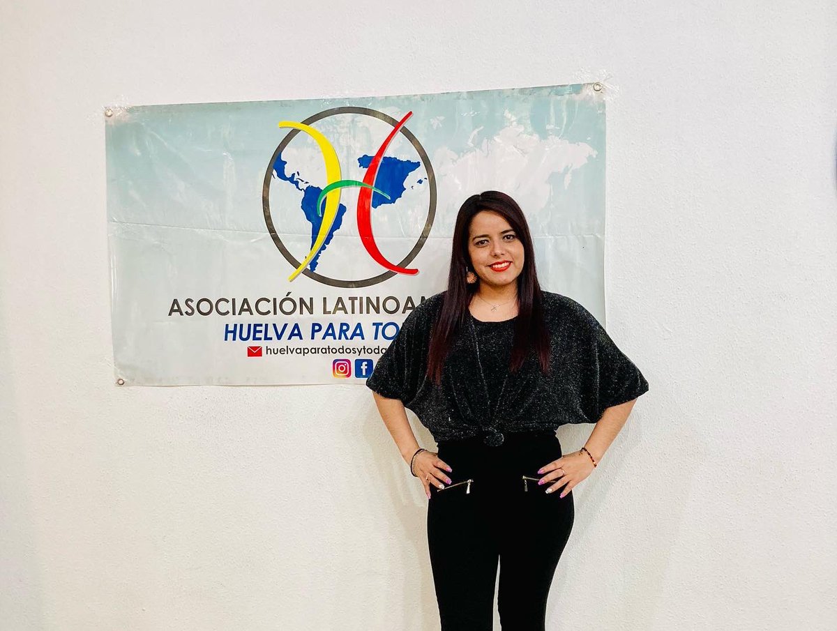 daya_618's tweet photo. El trabajo en red, trasnacional y cooperativo me han permitido conocer y compartir mesa de trabajo con grandes personas. En el día de ayer con total éxito pudimos presentar los resultados del @ProyectoCuidad1
Gracias totales a todas y todos aquellos que han hecho esto posible. https://t.co/5KftLv5eFH