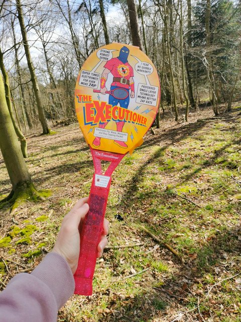 UKExecutioner's tweet photo. Our Executioner rackets are a quick, easy and effective way to control flies with a simple push of a button activating the grid and eliminating those pesky bugs!
.
Ideal for camping, outdoor activities, BBQS, picnics, home and even office use. https://t.co/JBGb9Oawbv
