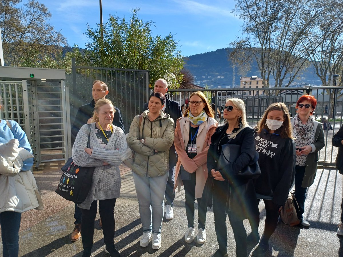 Lycée Apollinaire (Nice) tweet media