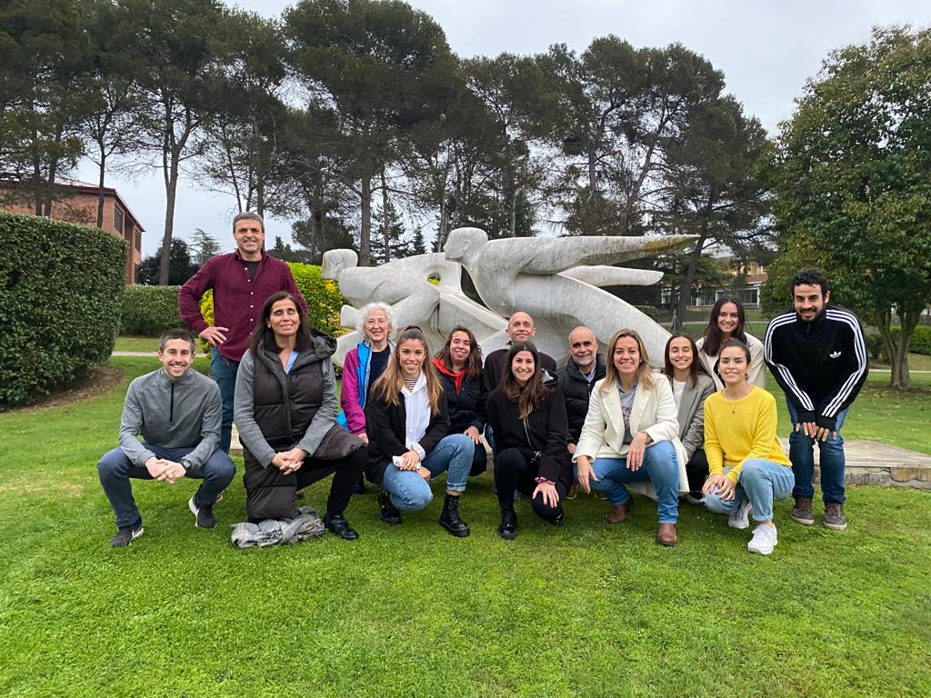 JVivesRibo's tweet photo. Dentro de las jornadas de trabajo del proyecto I+D sobre Carreras Duales Saludables #HeDuCa, en las que participamos como partner, encontramos un hueco para ofercer un tour XL por el @CARSantCugat (con @sreguela) a nuestros colegas de @GEPEUAB, @UCAM, @VillarrealCF @inefmadrid https://t.co/N7JOBAojT5