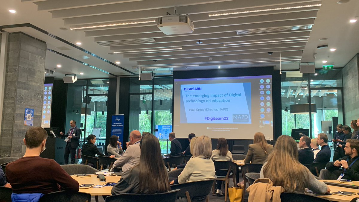 TeachTechJamie's tweet photo. Really interesting talk on the modern #Tradigital classroom from @paulcrone_napd. 

The same classroom that was brilliant in 2008 and in 2022 may be too passive. 

Devices allow students to own their learning.

Investment, Infrastructure and support is key.

#DigiLearn22 https://t.co/X9b1qe2Z1x