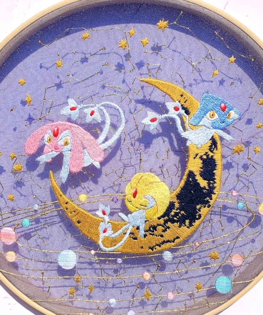 「UMA刺繍しました🪡

月の船で星座の海をたゆたう夜🌙なイメージです。 」|モナ@刺しゅうのイラスト