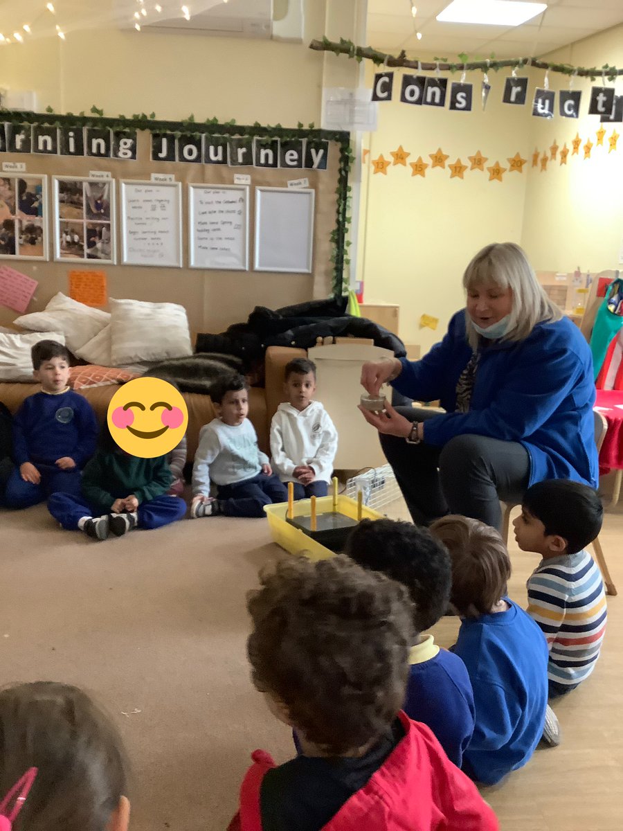 AbercrombyNS's tweet image. Our chicks have hatched! We have counted down each day and eventually we have 5 fluffy chicks. Tam showed us where they would be living for a while in something called a brooder. This keeps them snuggly and warm. #eyfsspring #eyfsnewlife #eyfstheworld