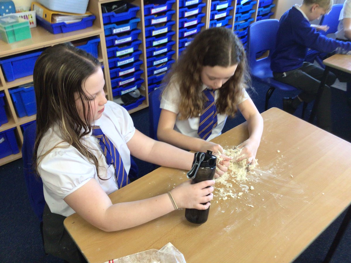 ShoresideYear6's tweet image. In DT, we used kneading techniques when making dough using flour and water. It got messy, but we made some great dough. #breadmakers @MissKnipeREMAT @RainbowEduMAT @Shoreside1234 @MrPowerREMAT