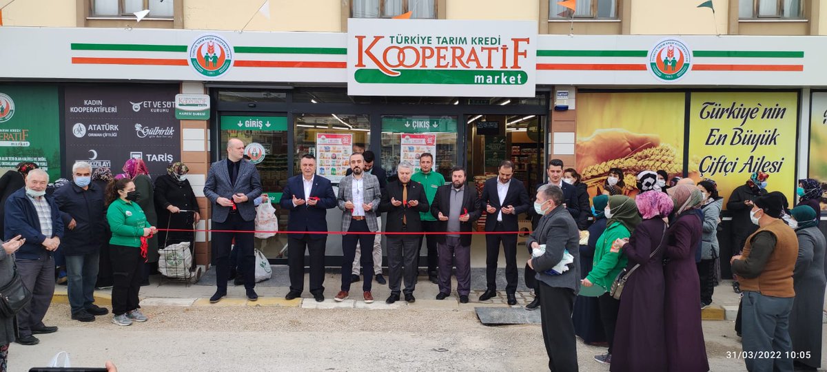 TkkBalikesir's tweet photo. Tarım Kredi Kooperatif Marketin Ertuğrulgazi. Şubesi Balıkesir’de Açıldı.
Tarım Kredi Kooperatif Marketler çiftçilerden aldığı güçle büyümeye devam ediyor.  Tarım Kredi Kooperatif Market Balıkesir Ertuğrulgazi şubesi Balıkesir, Karesi ilçesinde düzenlenen törenle hizmete açıldı. https://t.co/tGUS0pDxwR