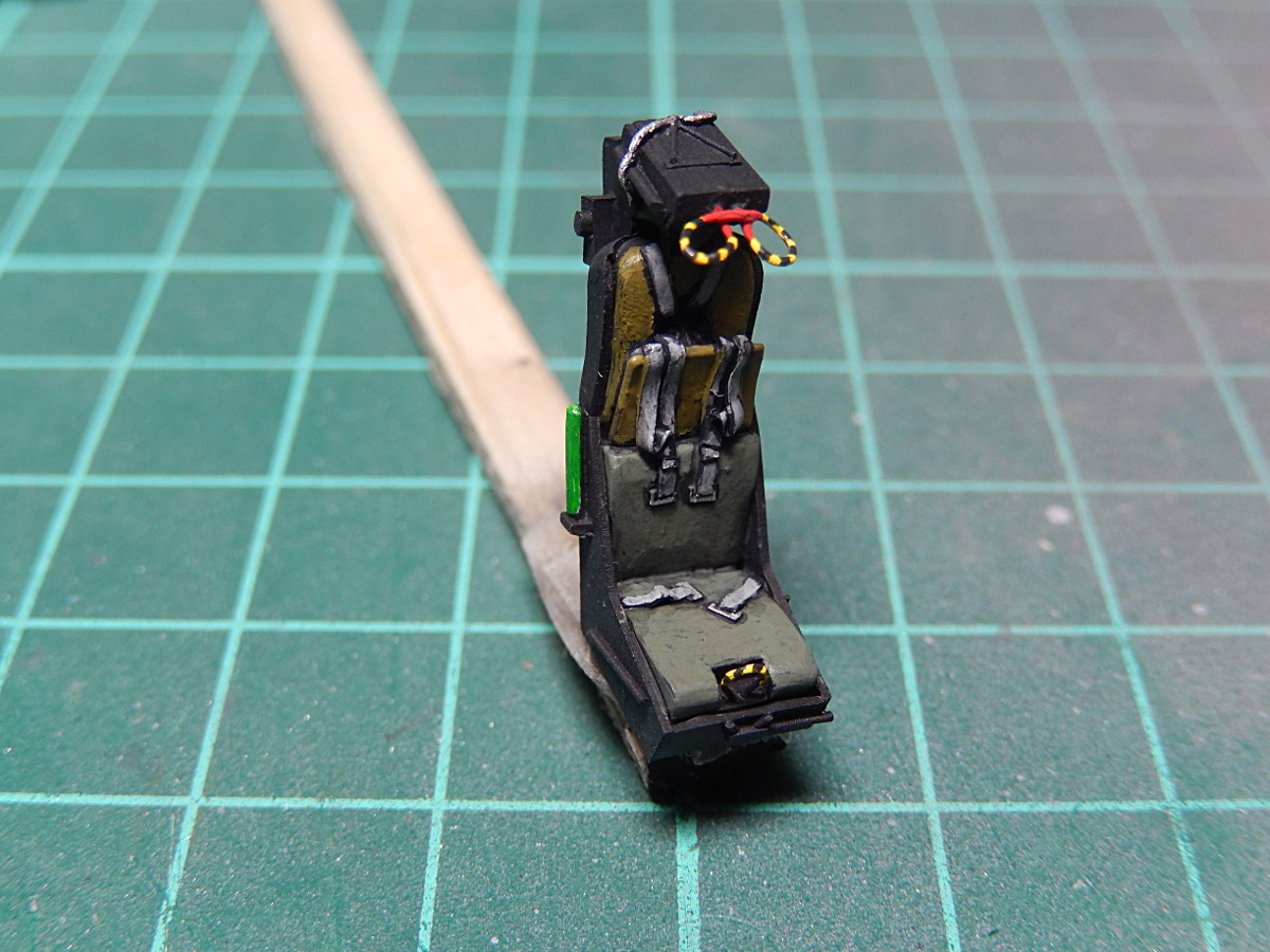 gorimodeler's tweet photo. 祭りの締切、4月1日の夜までだと思ってたら、どうやら0時で終わってた...💦
という訳で、延長突入~!
アンチグレア&ウォークウェイ、翼前縁、レドーム、シート。
あちこち塗装中!
#春のアメリカ艦載機祭り延長
#ソード
#F3H https://t.co/k8dmxabpes