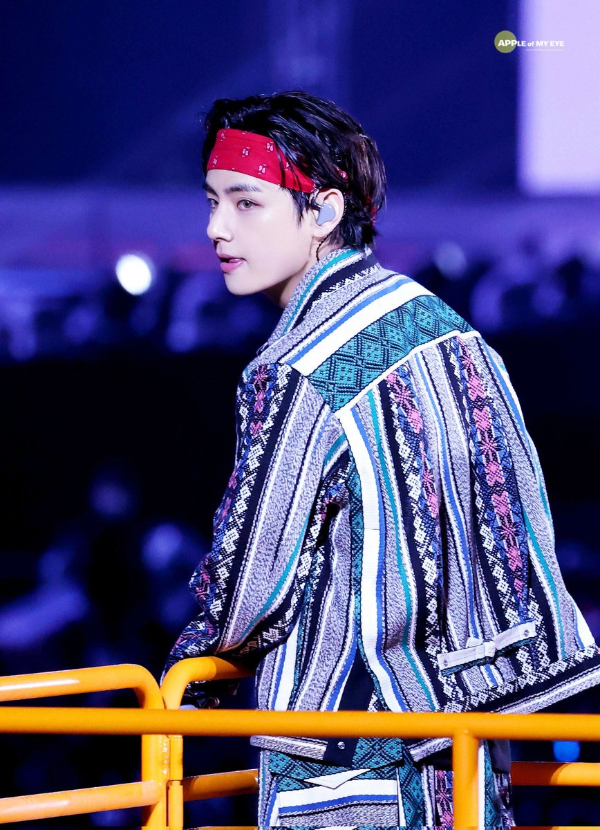 sweetluvtae's tweet photo. 220312

Kim Taehyung BTS PTS ON STAGE SEOUL D-2 #방탄소년단 #BTS #PTD_ON_STAGE_SEOUL_day2 #KIMTAEHYUNG #Taehyung #V #BTSV  #김태형 #태형 #태태 #뷔 https://t.co/KpNsrVMl8c