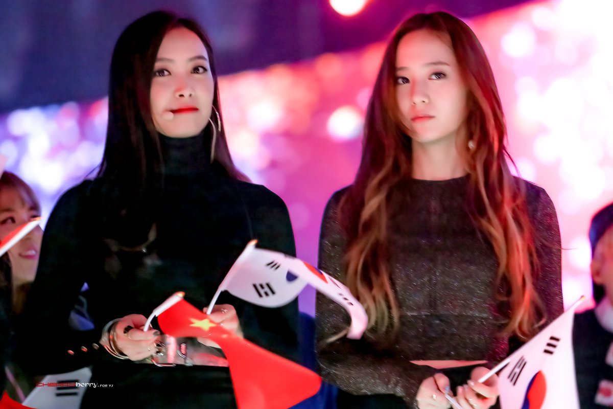 yojuici's tweet photo. RT @cherryberry_yj: 151104💜
#크리스탈 #정수정 #KRYSTAL #VictoriaSong #宋茜 #빅토리아 #vickrys #AprilFoolsDay https://t.co/fLyYKlHlOb
