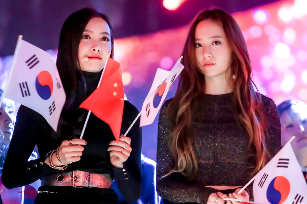 yojuici's tweet photo. RT @cherryberry_yj: 151104💜
#크리스탈 #정수정 #KRYSTAL #VictoriaSong #宋茜 #빅토리아 #vickrys #AprilFoolsDay https://t.co/fLyYKlHlOb