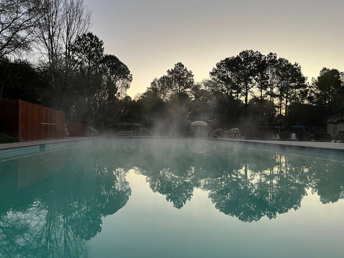 txkplex's tweet image. #Swimming in the morning starts your day with a rush of post-#workout #endorphins, leaving you #energized for the rest of the day.

This picture was taken at 6:30AM when we opened this morning.