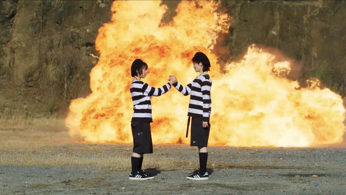 O Chawanz Legacy 最後の爆発シーンはblu Ray R Dvd R 爆発グッズで 更にお楽しみください 映像制作はmv カラフル と同じく B Park さんです カラフル T Co Pasws4fiiv 爆発グッズ絶賛発売中 T Co Fulyiqzraf 写真