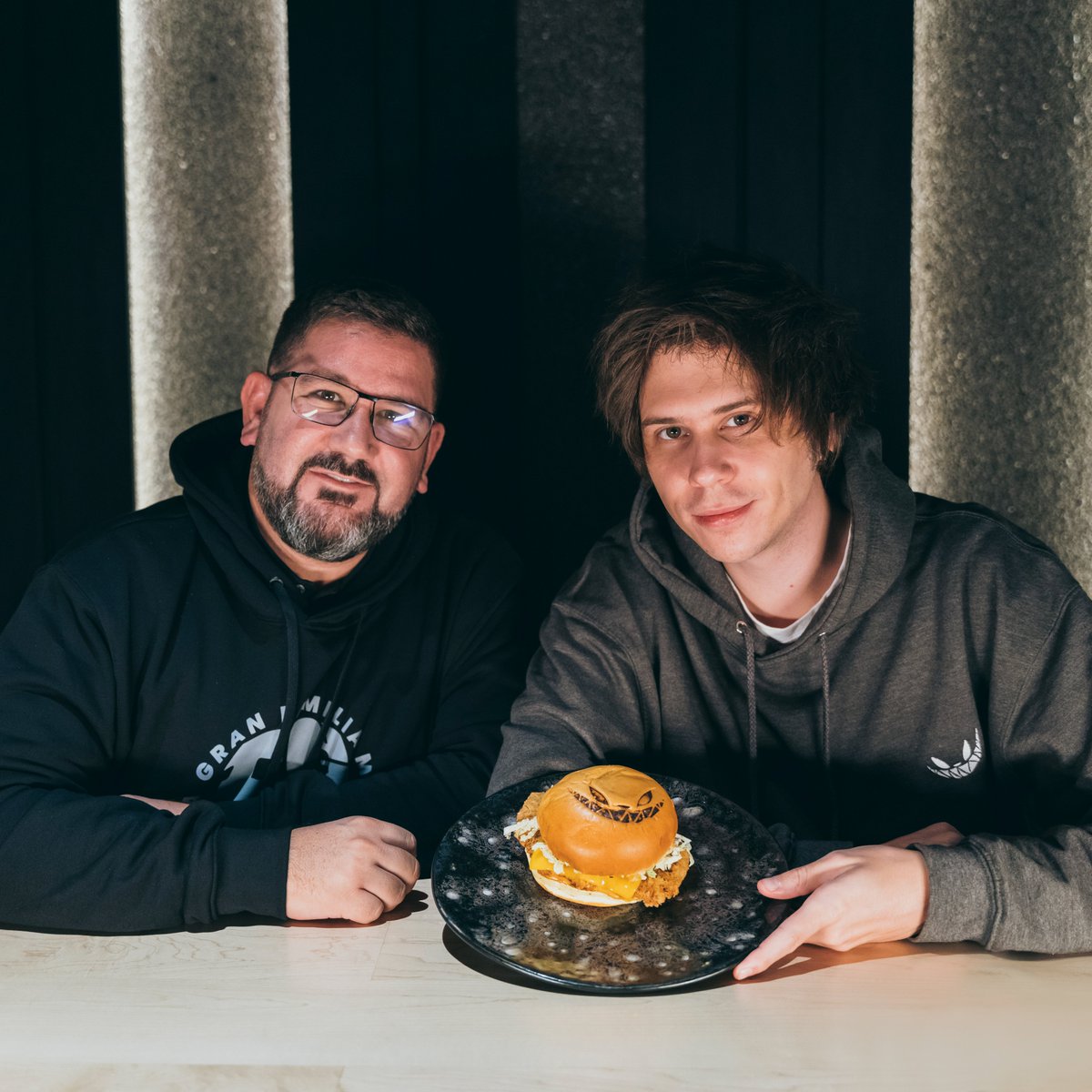LaGranFamiliaDG's tweet photo. ¿Serán estos los Daft Punk? 🤖🤖
#LGFM #LaGranFamiliaMediterránea #DojoRubius @danigarcia_ca @Rubiu5
https://t.co/Qb7aEhwpiR https://t.co/C5nFjmlsVZ