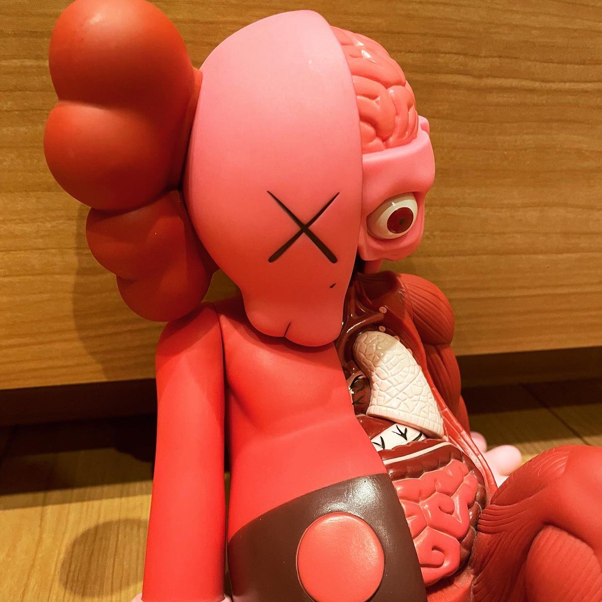 kohey6466kohey's tweet image. 「本日の開封」
本日、 #ヤフオク から届いた商品はこちら‼️
#kaws  #kawscompanion  #カウズ　#フィギア #medicomtoy #メディコムトイ