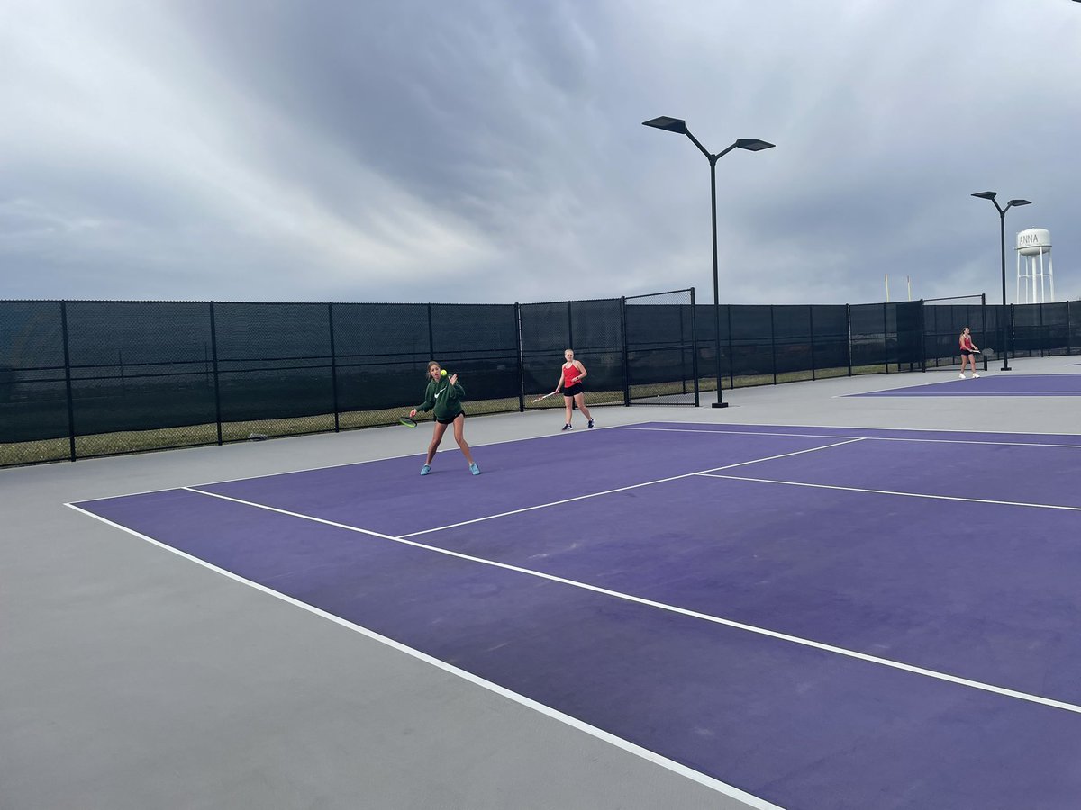CardinalTennis1's tweet photo. Look at all these cardinals warming up for DISTRICT CHAMPIONSHIP MATCHES!!! #RedRed #TeamMelissa https://t.co/VvG43WHMlq
